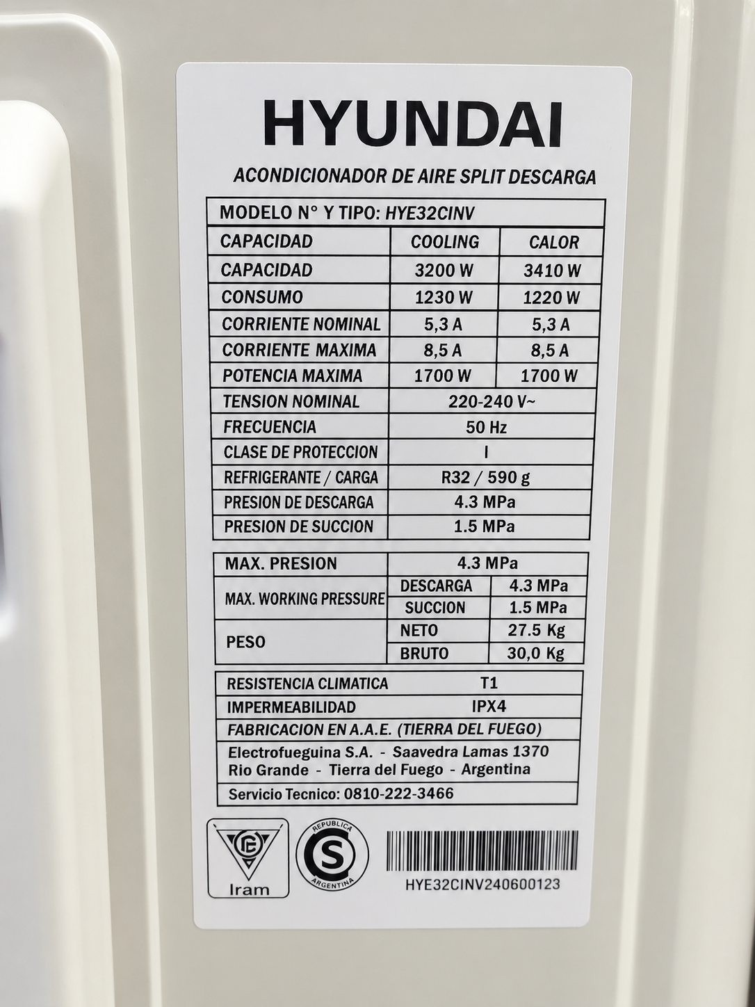 Etiqueta de datos de un aire acondicionado split, donde se distingue la capacidad de refrigeración del consumo eléctrico